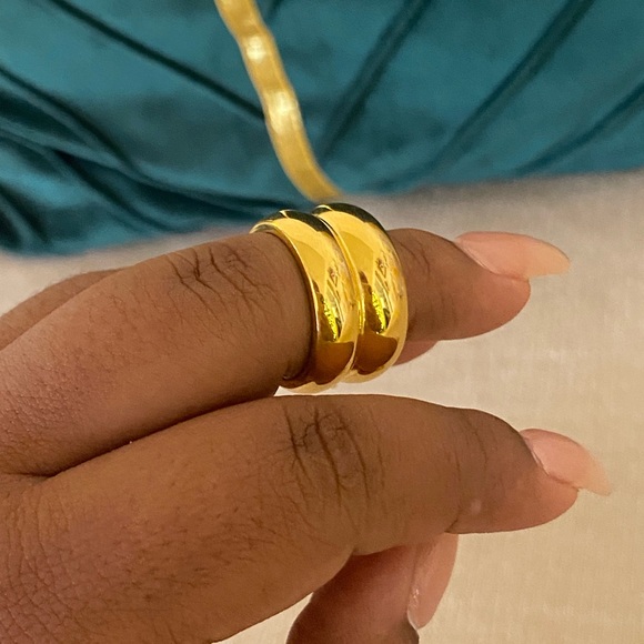 Gold pleated RING - Picture 1 of 4